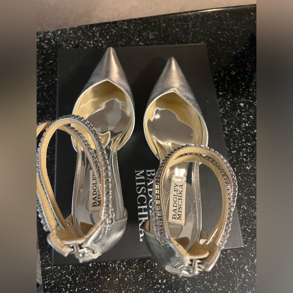 178$$ NIB 7.5 BADGLEY MISCHKA COLLECTION LILIBETH KITTEN HEEL ANKLE STRAP PUMP - Picture 12 of 15